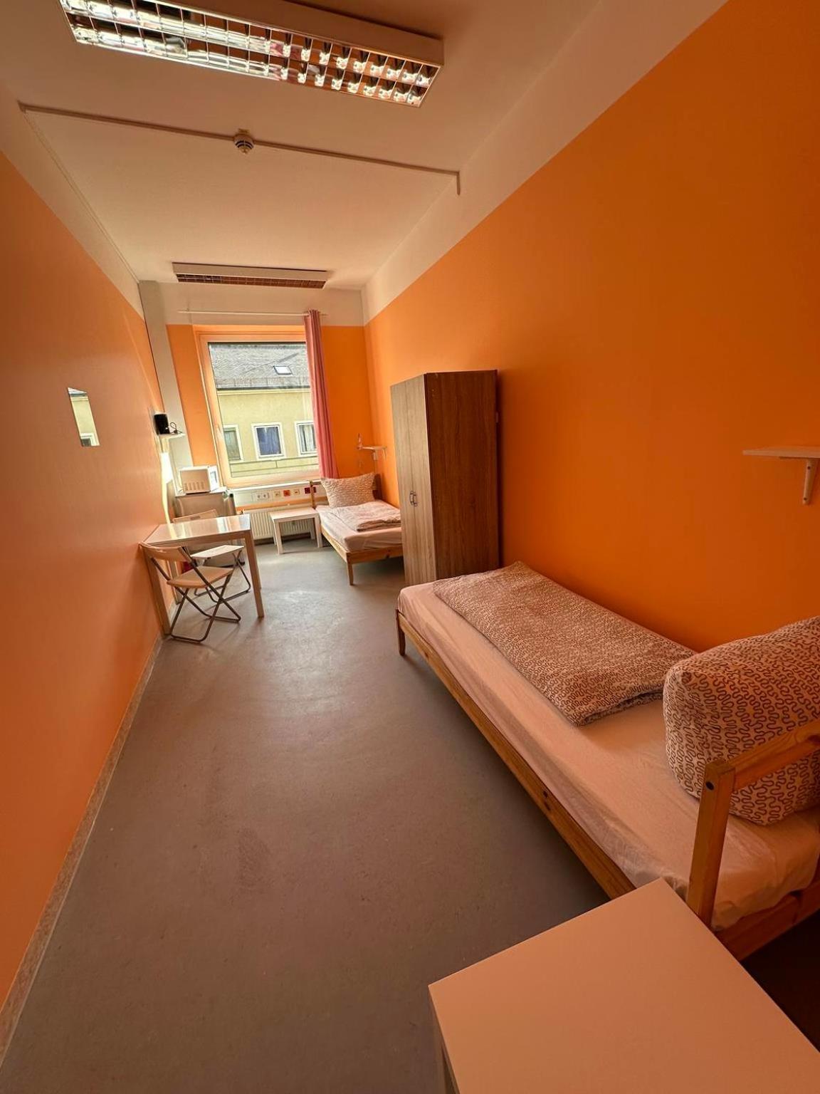 Hotel Budget Downtown & Gkp 2