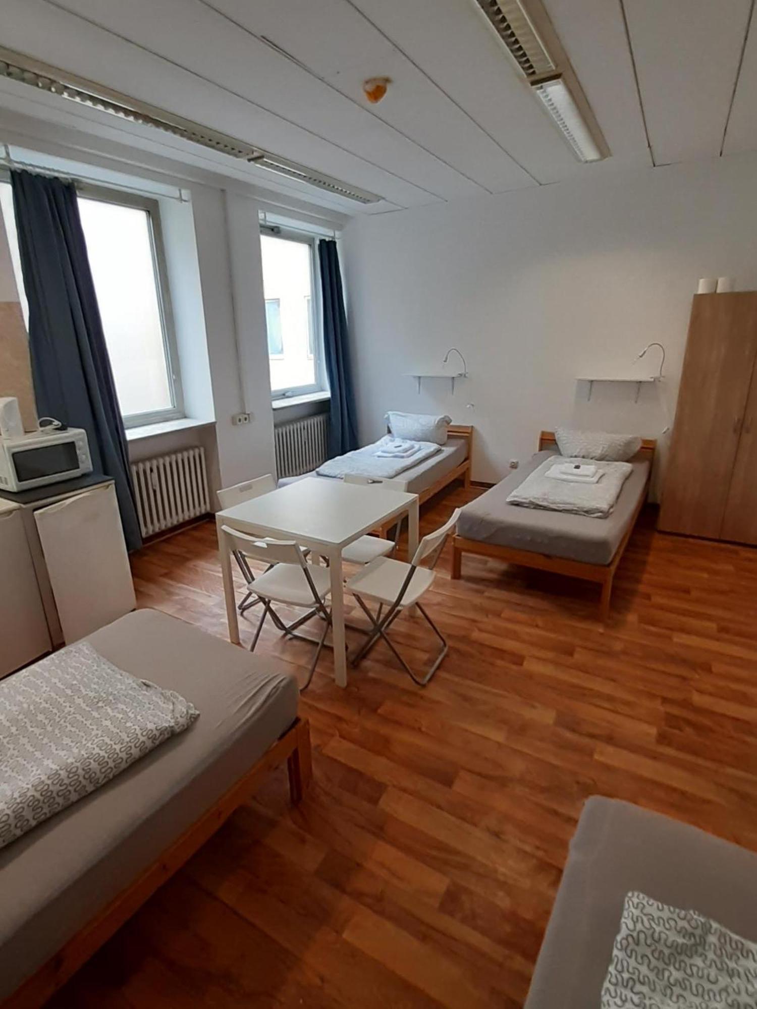 Hotel Budget Downtown & Gkp 2